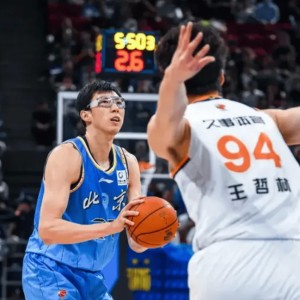 s15投注-周琦出战28分钟，投篮7中5得到12分8篮板1助攻2盖帽